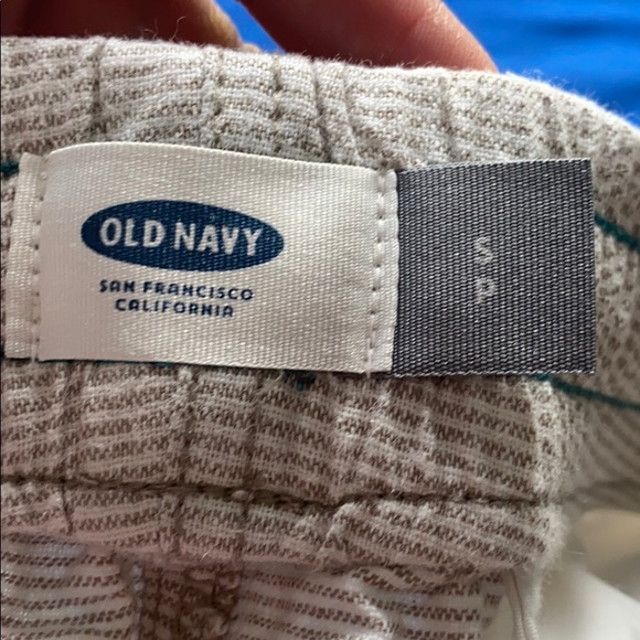Old navy shorts - Picture 5 of 6